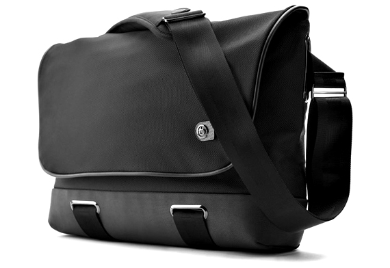 Booq Courier M Laptop Messenger Bag